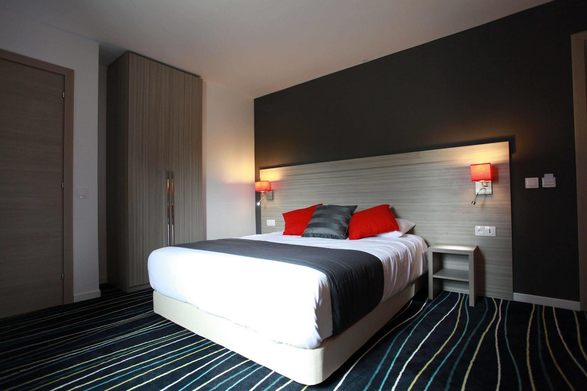 The Originals City, Hotel Marne-La-Vallee Est, Meaux Villenoy Exterior photo